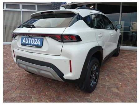2025-Suzuki-Fronx-15-GL_5