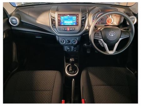 2025-Toyota-Vitz-10-XR_9