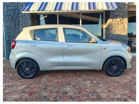 2025-Toyota-Vitz-10-XR_8
