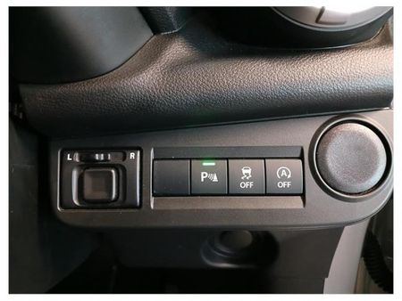 2025-Toyota-Vitz-10-XR_11