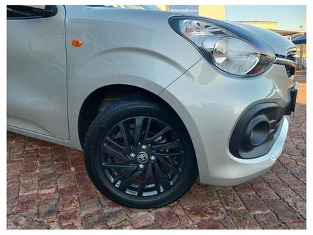 2025-Toyota-Vitz-10-XR_13