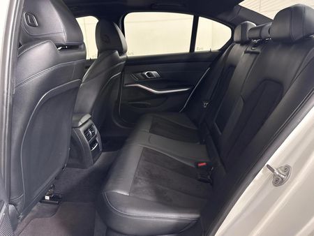2020-BMW-3-Series-320i-M-Sport_3