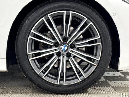 2020-BMW-3-Series-320i-M-Sport_5