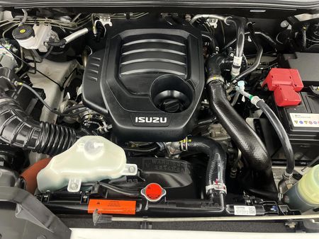2024-Isuzu-D-Max-19-DDI-HR-LS-Double-Cab_14