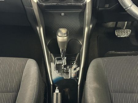 2019-Toyota-Yaris-15-XS-Auto-5-dr_10