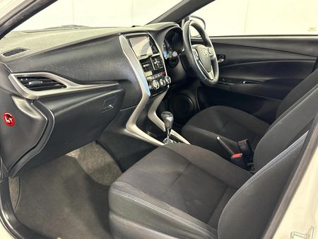 2019-Toyota-Yaris-15-XS-Auto-5-dr_8