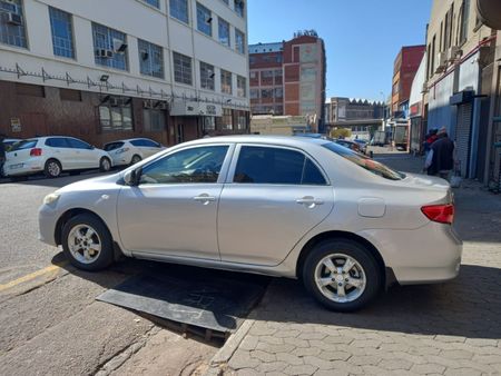 2009-Toyota-Corolla-13-Professional_3