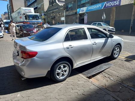 2009-Toyota-Corolla-13-Professional_4