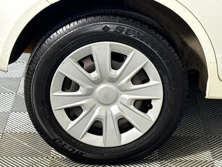 2012-Ford-Figo-14-Ambiente_6