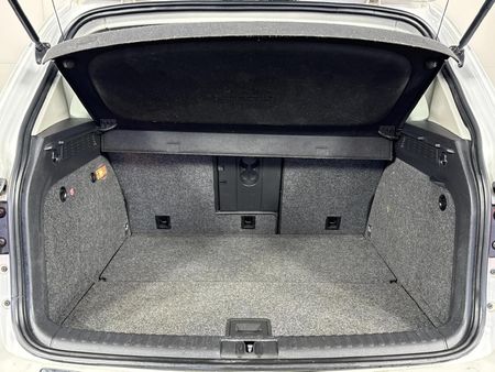 2010-Volkswagen-Tiguan-20-TDI-Track-Field-4Motion_13