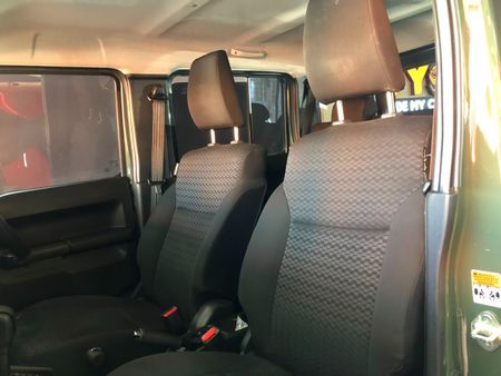 2025-Suzuki-Jimny-15-GLX-Auto_12