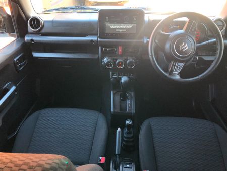 2025-Suzuki-Jimny-15-GLX-Auto_7
