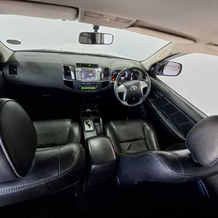 2014-Toyota-Fortuner-30-D-4D-Raised-Body-Auto_7
