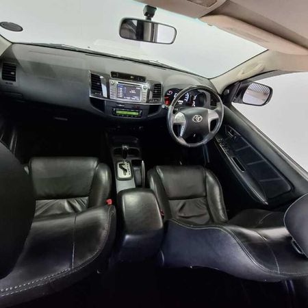 2014-Toyota-Fortuner-30-D-4D-Raised-Body-Auto_8