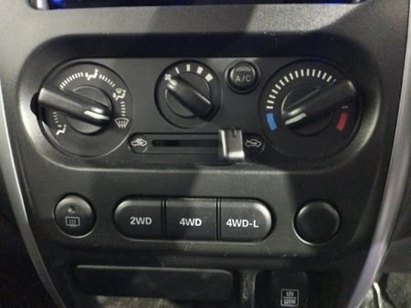 2014-Suzuki-Jimny-13_1