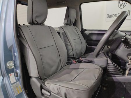 2014-Suzuki-Jimny-13_7