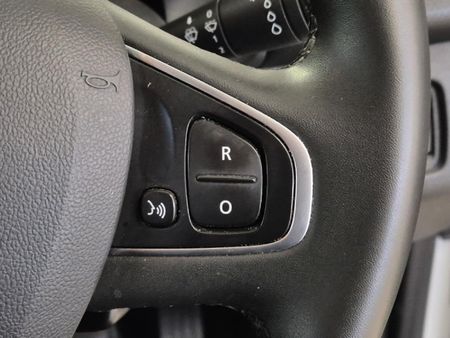 2019-Renault-Clio-IV-900T-Authentique-5-dr-66kW_13