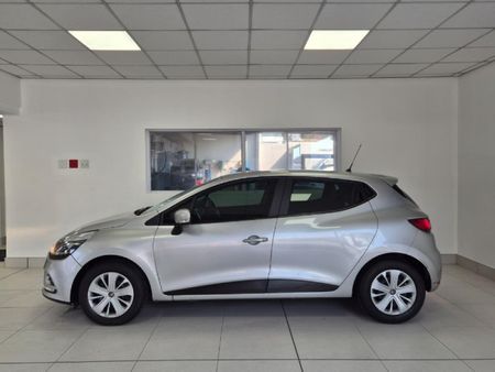 2019-Renault-Clio-IV-900T-Authentique-5-dr-66kW_1