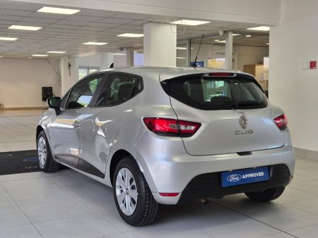 2019-Renault-Clio-IV-900T-Authentique-5-dr-66kW_2