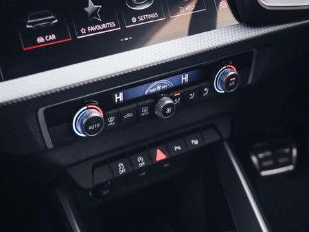 2026-Audi-A1-Sportback-30-TFSI-Black-Edition-S-Tronic_15