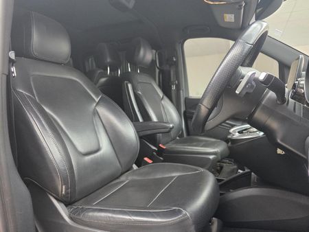 2020-Mercedes-Benz-V-Class-V-250d-Avantgarde-Auto_9