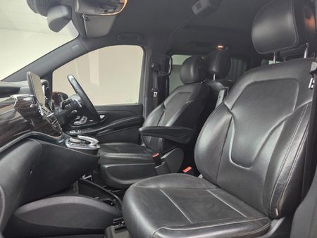 2020-Mercedes-Benz-V-Class-V-250d-Avantgarde-Auto_14