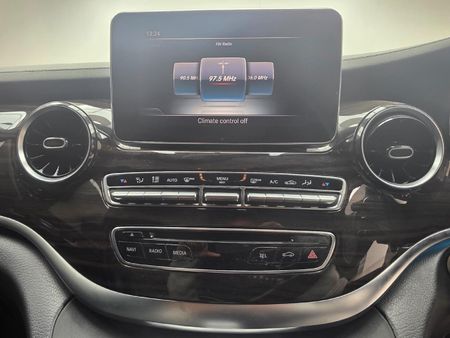 2020-Mercedes-Benz-V-Class-V-250d-Avantgarde-Auto_22