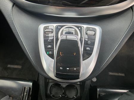 2020-Mercedes-Benz-V-Class-V-250d-Avantgarde-Auto_27