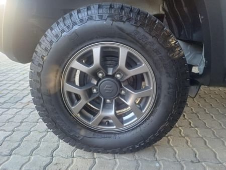 2023-Suzuki-Jimny-15-GLX-Auto_12