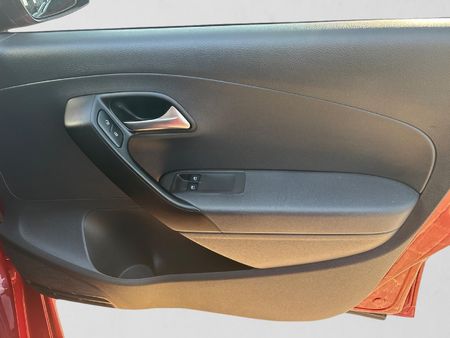 2025-Volkswagen-Polo-Vivo-16-Life_14