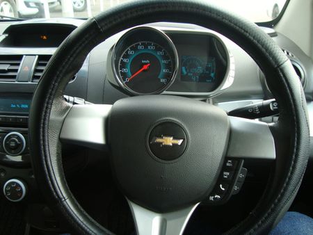2015-Chevrolet-Spark-12-LT_9