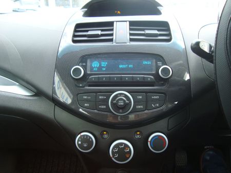 2015-Chevrolet-Spark-12-LT_10