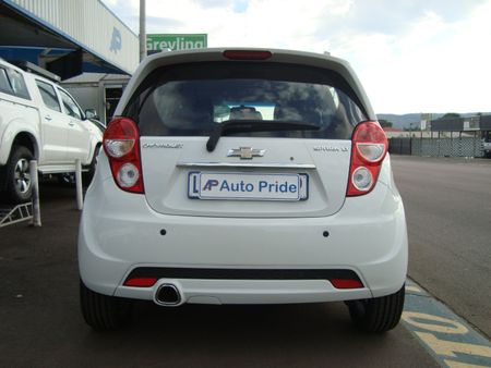 2015-Chevrolet-Spark-12-LT_4