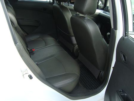 2015-Chevrolet-Spark-12-LT_6