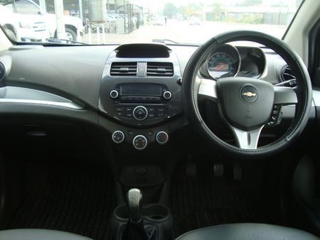 2015-Chevrolet-Spark-12-LT_7