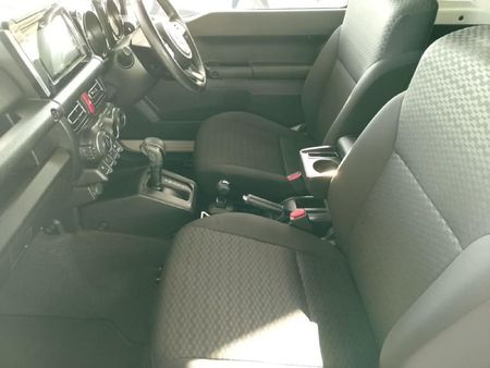2021-Suzuki-Jimny-15-GLX-Auto_13