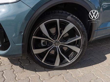 2025-Volkswagen-T-Roc-20-TSI-4M-R-Line-Auto_13