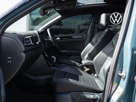 2025-Volkswagen-T-Roc-20-TSI-4M-R-Line-Auto_16
