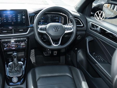 2025-Volkswagen-T-Roc-20-TSI-4M-R-Line-Auto_24
