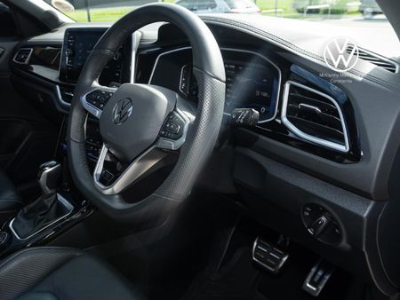 2025-Volkswagen-T-Roc-20-TSI-4M-R-Line-Auto_27