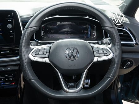 2025-Volkswagen-T-Roc-20-TSI-4M-R-Line-Auto_32