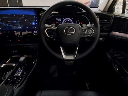 2026-Lexus-NX-350h-EX_10