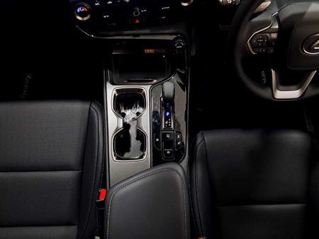 2026-Lexus-NX-350h-EX_13