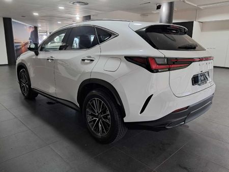 2026-Lexus-NX-350h-EX_18