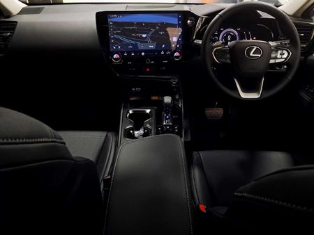 2026-Lexus-NX-350h-EX_5