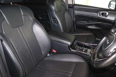 2025-Kia-Sorento-22D-EX-AWD-Auto_14