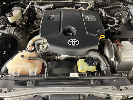 2019-Toyota-Fortuner-24-GD-6-Raised-Body-Auto_11