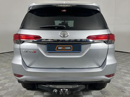 2019-Toyota-Fortuner-24-GD-6-Raised-Body-Auto_15