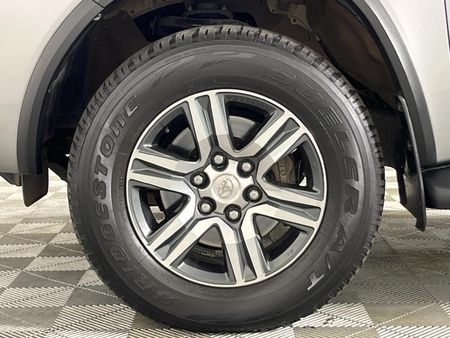 2019-Toyota-Fortuner-24-GD-6-Raised-Body-Auto_4