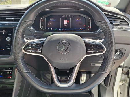 2022-Volkswagen-Tiguan-20-TSI-R-Line-4Motion-DSG-Auto-162kW_10